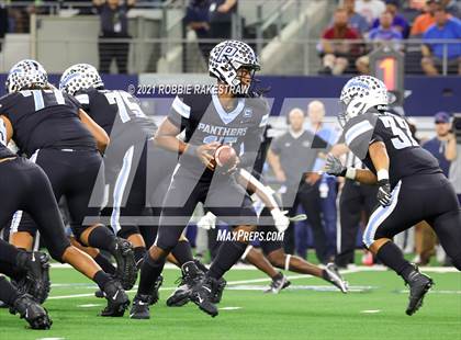 Thumbnail 2 in Paetow vs. College Station (UIL Football 5A D1 Finals) photogallery.
