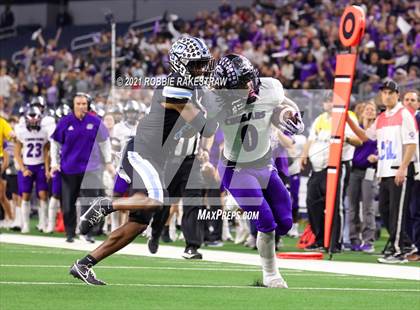 Thumbnail 2 in Paetow vs. College Station (UIL Football 5A D1 Finals) photogallery.