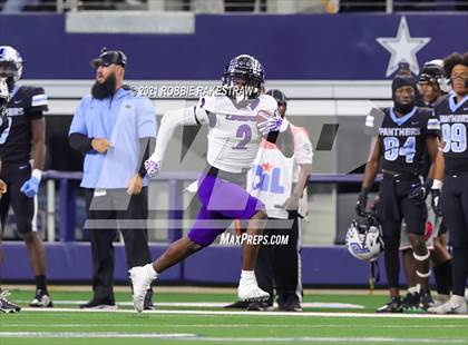 Thumbnail 2 in Paetow vs. College Station (UIL Football 5A D1 Finals) photogallery.