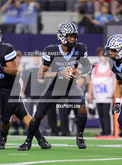 Thumbnail 1 in Paetow vs. College Station (UIL Football 5A D1 Finals) photogallery.