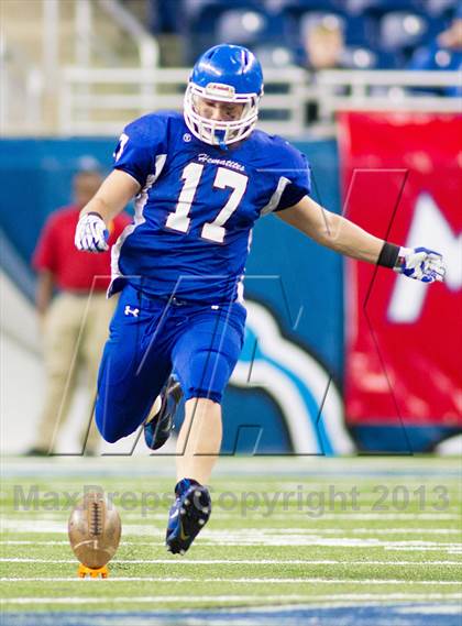 Thumbnail 2 in Ishpeming vs Detroit Loyola (MHSAA Division 7 Final) photogallery.