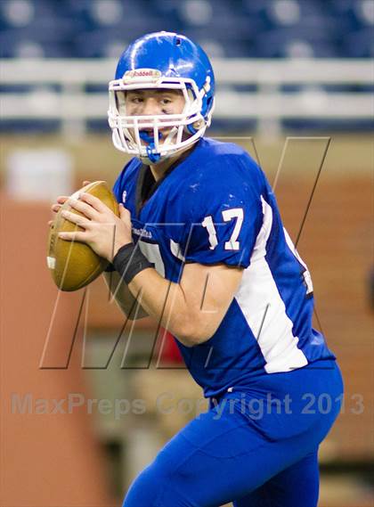 Thumbnail 3 in Ishpeming vs Detroit Loyola (MHSAA Division 7 Final) photogallery.
