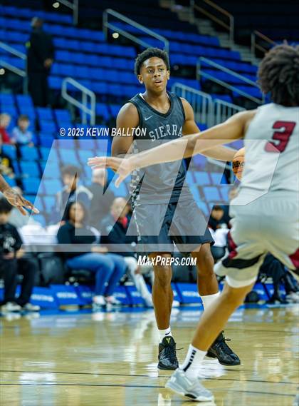 Thumbnail 2 in Sierra Canyon vs. JSerra Catholic photogallery.