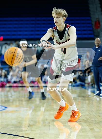 Thumbnail 3 in Sierra Canyon vs. JSerra Catholic photogallery.