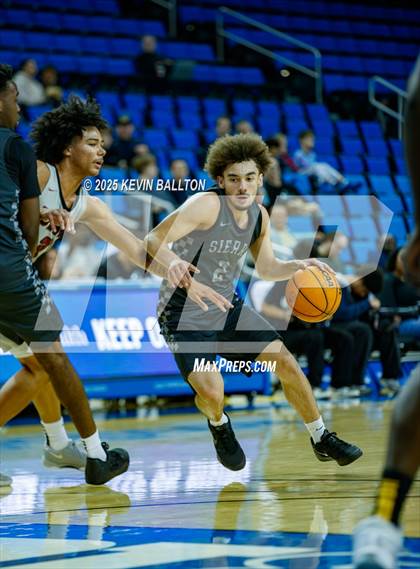 Thumbnail 2 in Sierra Canyon vs. JSerra Catholic photogallery.