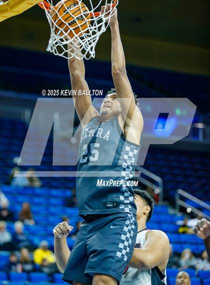 Thumbnail 2 in Sierra Canyon vs. JSerra Catholic photogallery.