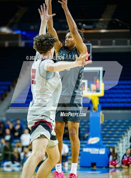 Thumbnail 3 in Sierra Canyon vs. JSerra Catholic photogallery.