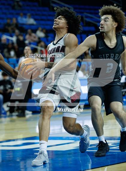 Thumbnail 3 in Sierra Canyon vs. JSerra Catholic photogallery.