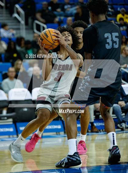 Thumbnail 2 in Sierra Canyon vs. JSerra Catholic photogallery.