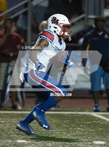 Thumbnail 3 in St. Thomas Aquinas vs DeMatha photogallery.