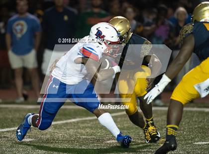 Thumbnail 2 in St. Thomas Aquinas vs DeMatha photogallery.
