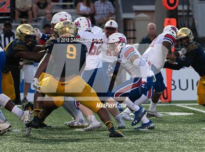 Thumbnail 3 in St. Thomas Aquinas vs DeMatha photogallery.
