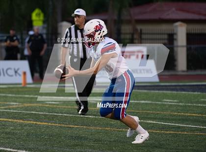Thumbnail 2 in St. Thomas Aquinas vs DeMatha photogallery.