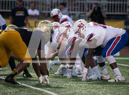 Thumbnail 1 in St. Thomas Aquinas vs DeMatha photogallery.