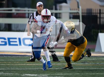 Thumbnail 2 in St. Thomas Aquinas vs DeMatha photogallery.