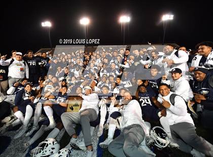 Thumbnail 3 in Mater Dei vs. St. John Bosco (CIF SS DIV 1 Championship Final) photogallery.