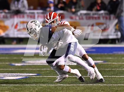 Thumbnail 1 in Mater Dei vs. St. John Bosco (CIF SS DIV 1 Championship Final) photogallery.