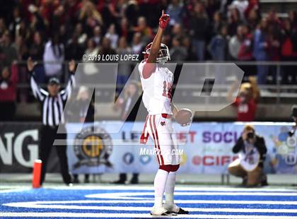Thumbnail 3 in Mater Dei vs. St. John Bosco (CIF SS DIV 1 Championship Final) photogallery.