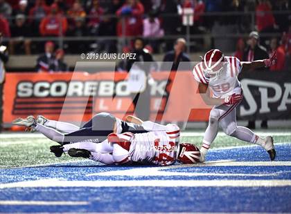 Thumbnail 2 in Mater Dei vs. St. John Bosco (CIF SS DIV 1 Championship Final) photogallery.