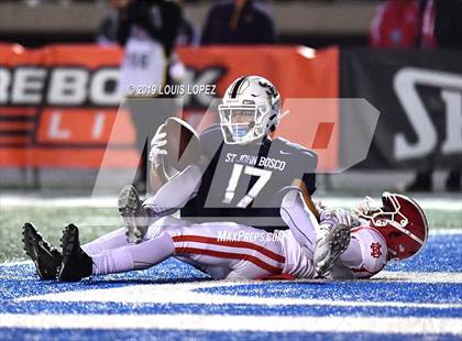 Thumbnail 2 in Mater Dei vs. St. John Bosco (CIF SS DIV 1 Championship Final) photogallery.