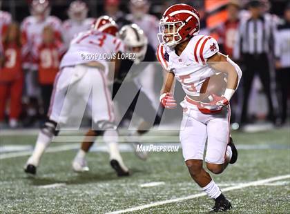 Thumbnail 1 in Mater Dei vs. St. John Bosco (CIF SS DIV 1 Championship Final) photogallery.
