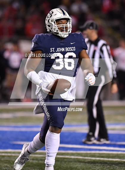 Thumbnail 1 in Mater Dei vs. St. John Bosco (CIF SS DIV 1 Championship Final) photogallery.
