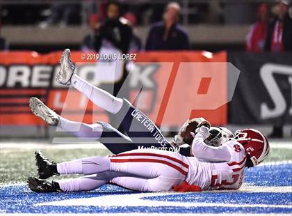 Thumbnail 3 in Mater Dei vs. St. John Bosco (CIF SS DIV 1 Championship Final) photogallery.
