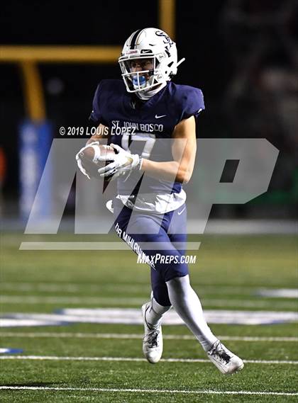 Thumbnail 3 in Mater Dei vs. St. John Bosco (CIF SS DIV 1 Championship Final) photogallery.