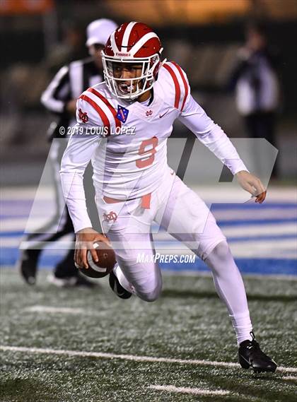 Thumbnail 2 in Mater Dei vs. St. John Bosco (CIF SS DIV 1 Championship Final) photogallery.