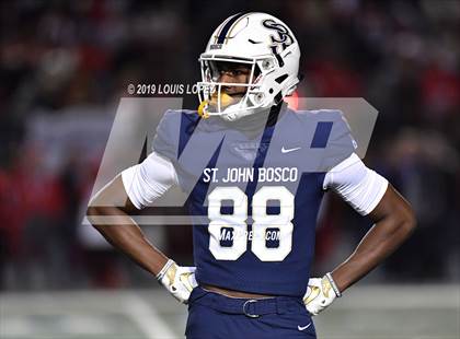 Thumbnail 1 in Mater Dei vs. St. John Bosco (CIF SS DIV 1 Championship Final) photogallery.