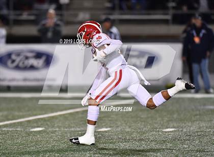 Thumbnail 2 in Mater Dei vs. St. John Bosco (CIF SS DIV 1 Championship Final) photogallery.