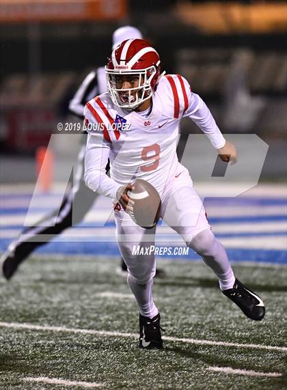 Thumbnail 1 in Mater Dei vs. St. John Bosco (CIF SS DIV 1 Championship Final) photogallery.