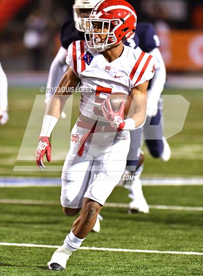 Thumbnail 2 in Mater Dei vs. St. John Bosco (CIF SS DIV 1 Championship Final) photogallery.