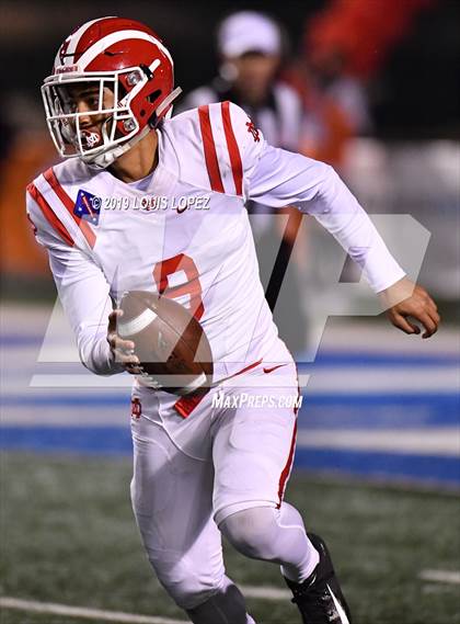 Thumbnail 2 in Mater Dei vs. St. John Bosco (CIF SS DIV 1 Championship Final) photogallery.