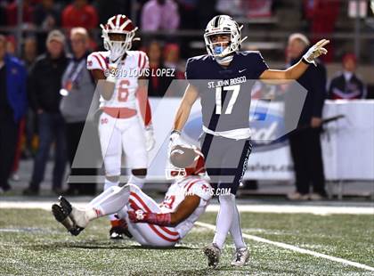 Thumbnail 1 in Mater Dei vs. St. John Bosco (CIF SS DIV 1 Championship Final) photogallery.