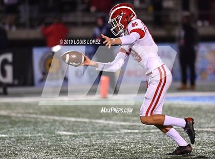 Thumbnail 2 in Mater Dei vs. St. John Bosco (CIF SS DIV 1 Championship Final) photogallery.