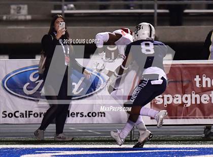 Thumbnail 2 in Mater Dei vs. St. John Bosco (CIF SS DIV 1 Championship Final) photogallery.