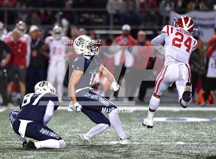 Thumbnail 3 in Mater Dei vs. St. John Bosco (CIF SS DIV 1 Championship Final) photogallery.