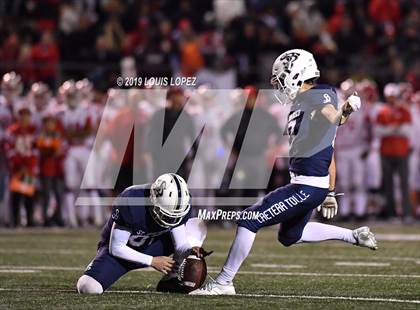 Thumbnail 3 in Mater Dei vs. St. John Bosco (CIF SS DIV 1 Championship Final) photogallery.