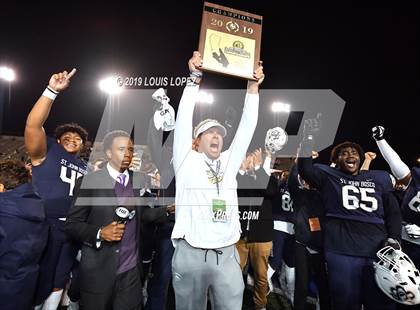 Thumbnail 2 in Mater Dei vs. St. John Bosco (CIF SS DIV 1 Championship Final) photogallery.