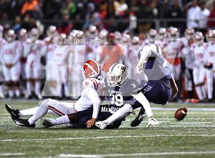Thumbnail 1 in Mater Dei vs. St. John Bosco (CIF SS DIV 1 Championship Final) photogallery.