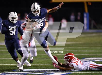 Thumbnail 2 in Mater Dei vs. St. John Bosco (CIF SS DIV 1 Championship Final) photogallery.