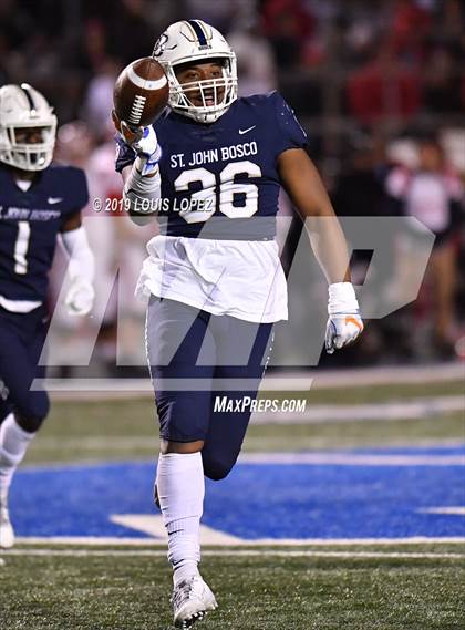 Thumbnail 1 in Mater Dei vs. St. John Bosco (CIF SS DIV 1 Championship Final) photogallery.