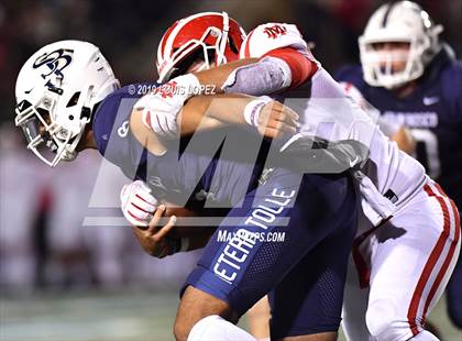 Thumbnail 3 in Mater Dei vs. St. John Bosco (CIF SS DIV 1 Championship Final) photogallery.