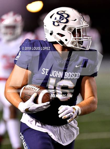 Thumbnail 3 in Mater Dei vs. St. John Bosco (CIF SS DIV 1 Championship Final) photogallery.