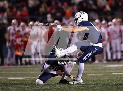 Thumbnail 2 in Mater Dei vs. St. John Bosco (CIF SS DIV 1 Championship Final) photogallery.