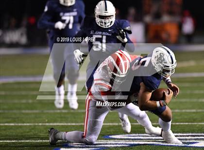Thumbnail 3 in Mater Dei vs. St. John Bosco (CIF SS DIV 1 Championship Final) photogallery.