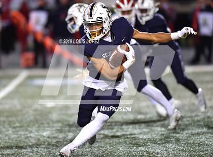 Thumbnail 3 in Mater Dei vs. St. John Bosco (CIF SS DIV 1 Championship Final) photogallery.