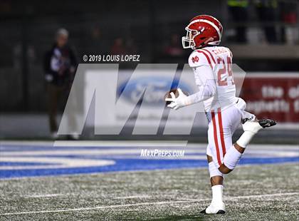 Thumbnail 2 in Mater Dei vs. St. John Bosco (CIF SS DIV 1 Championship Final) photogallery.