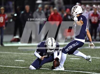 Thumbnail 2 in Mater Dei vs. St. John Bosco (CIF SS DIV 1 Championship Final) photogallery.